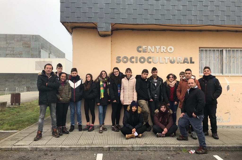 Alumnado do IES de Becerreá visitan no Corgo os restos de Vía Romana XIX por Tamara Simón Ferreiro. As fotografías son de Marcela Miñambres